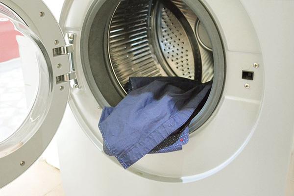 内褲和襪子放洗衣機的危害（公用洗衣機引發争議）2