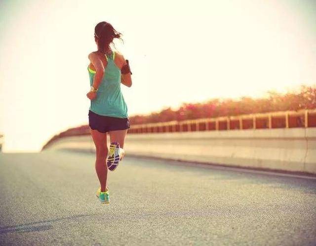 馬拉松跑步鍛煉身體（馬拉松有氧該怎麼跑）1