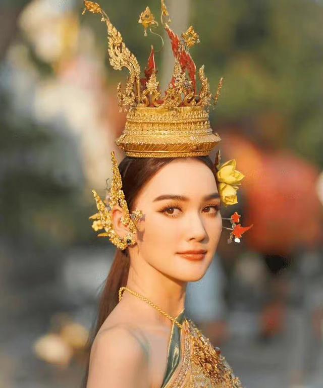 泰國皇後服裝為什麼這麼好看（泰國今年的宋幹女神）4