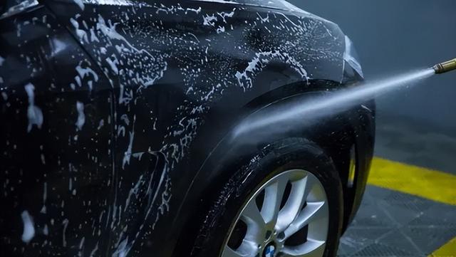 剛洗的車為什麼總會有鳥屎（為什麼白色汽車上總是出現鳥糞呢）6