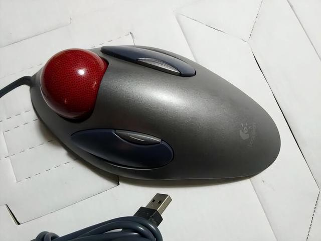 羅技鍵盤鼠标（從推動鼠标發展到帶顯示屏的鍵盤）5