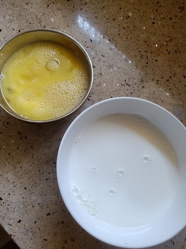 剛做的牛奶蒸蛋（新型早餐牛奶蒸蛋）3