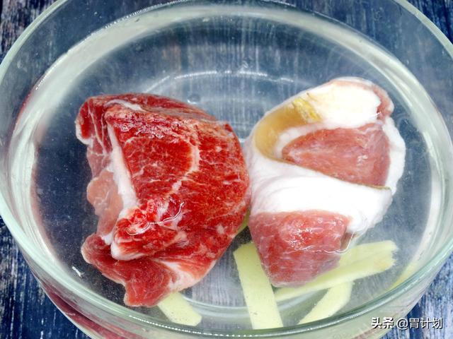 冰箱冰凍肉用什麼方法解凍（冰箱拿出來的凍肉）4