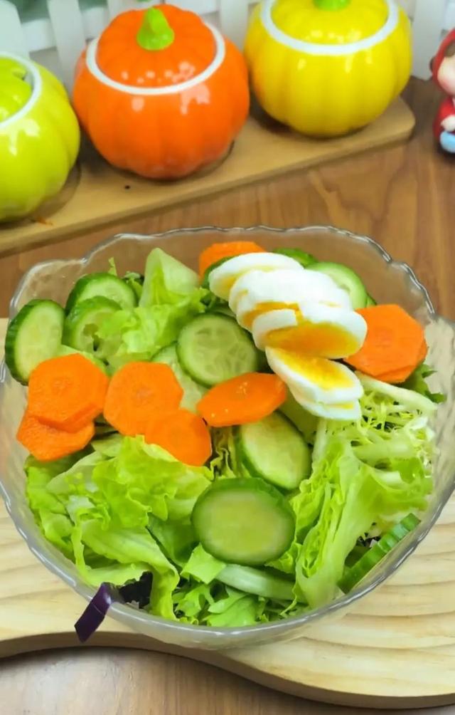 低脂低卡的蔬菜沙拉（減脂期怎麼能錯過的低卡低脂的蔬菜沙拉）6