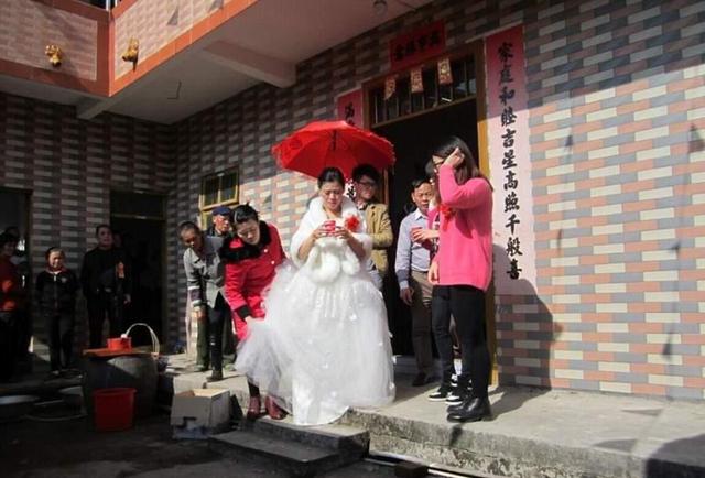 廣西壯族的現代婚姻風俗（廣西較隆重的兩種婚俗文化）8