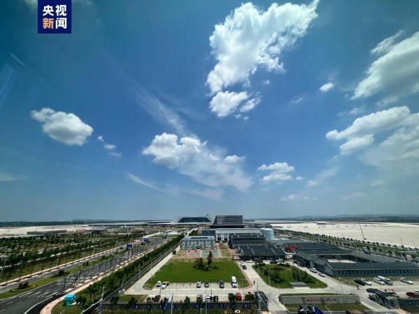 鄂州花湖機場和武漢天河機場對比（亞洲首個專業貨運機場鄂州花湖機場今天正式投運）1