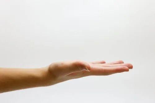 長期手指掰響會得關節炎嗎（經常咔咔掰手指）4